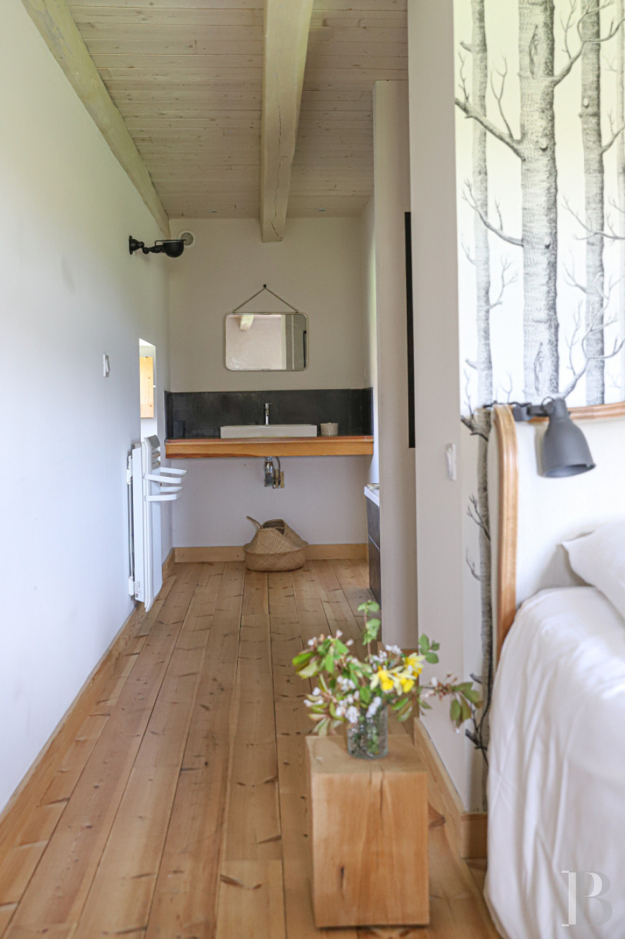 An old farm and dovecote in Lozère, at the entrance to the Aubrac plateau - photo  n°18